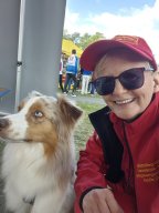 Auch Hunde sind bei uns am Stand immer herzlich willkommen